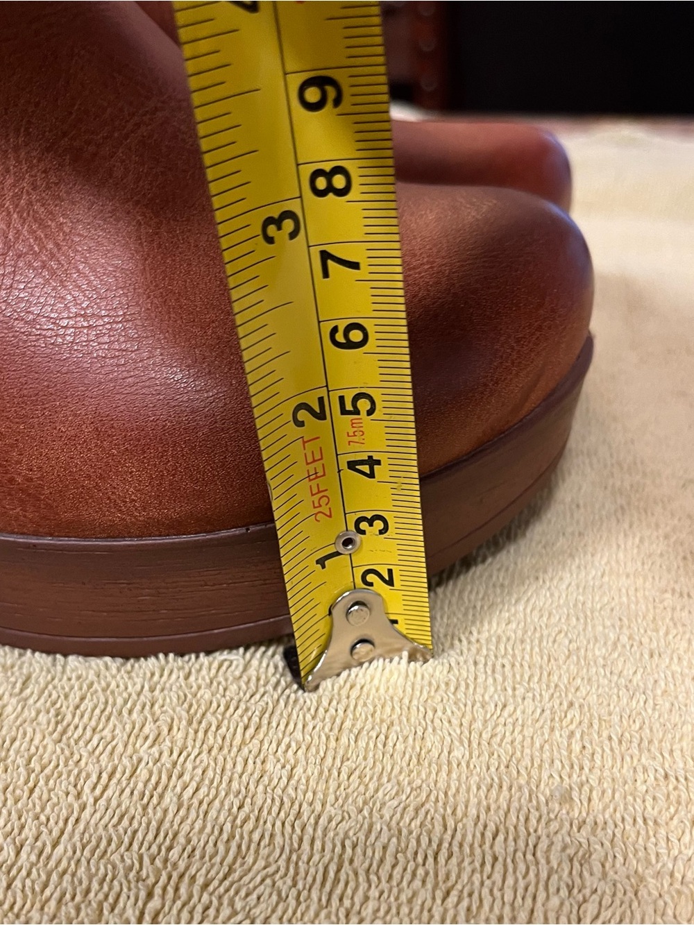 NEW Born BOC Brown Women’s Sz 6 Clogs Platform Heel Buckle Mules - Picture 5 of 9